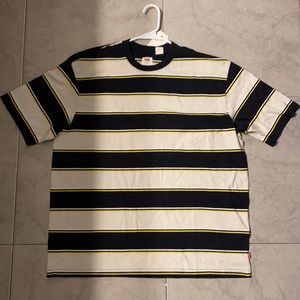 Levi’s T shirt
